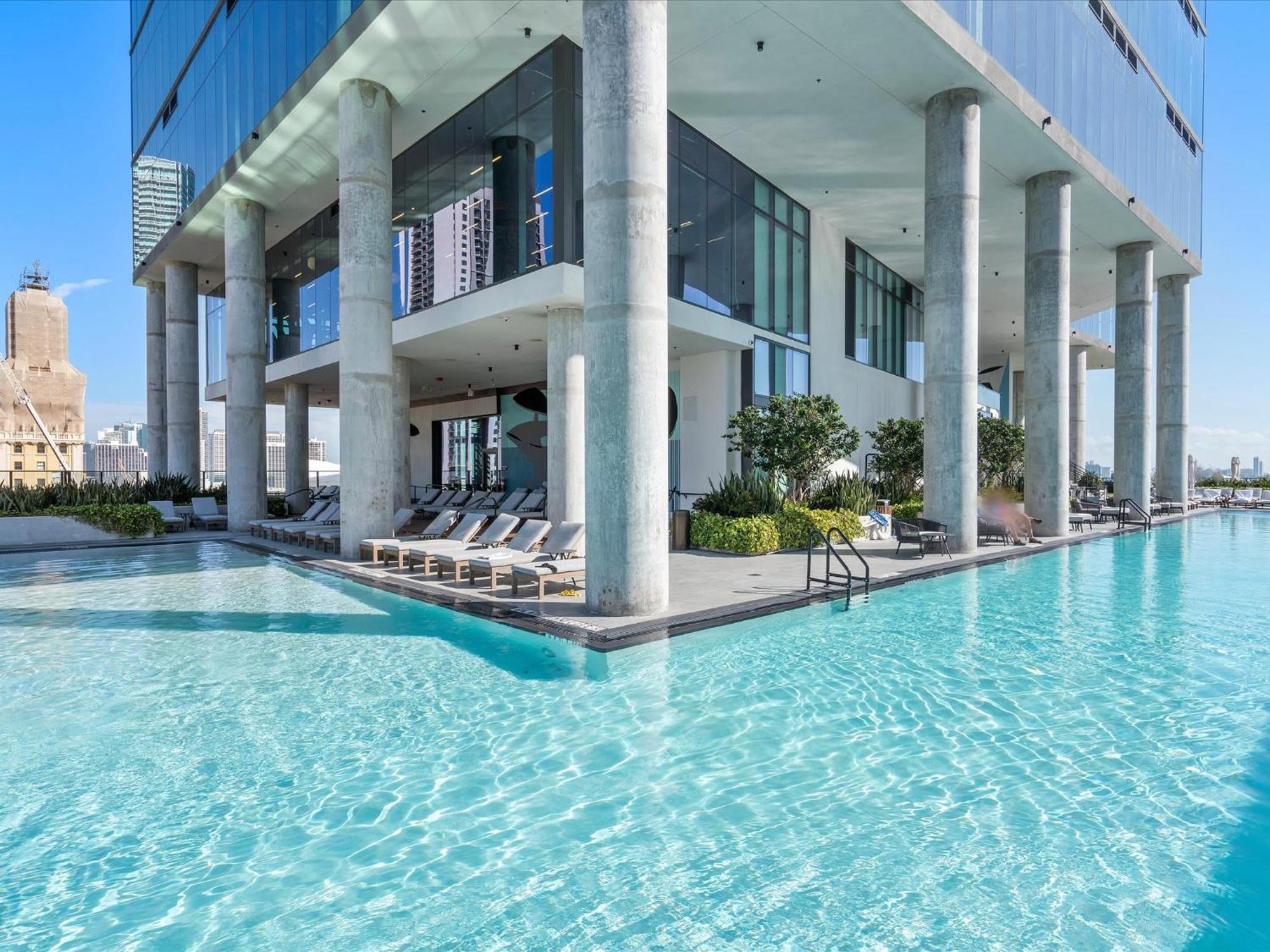 Mvr - Steps To Bayside Ftx & Brickell