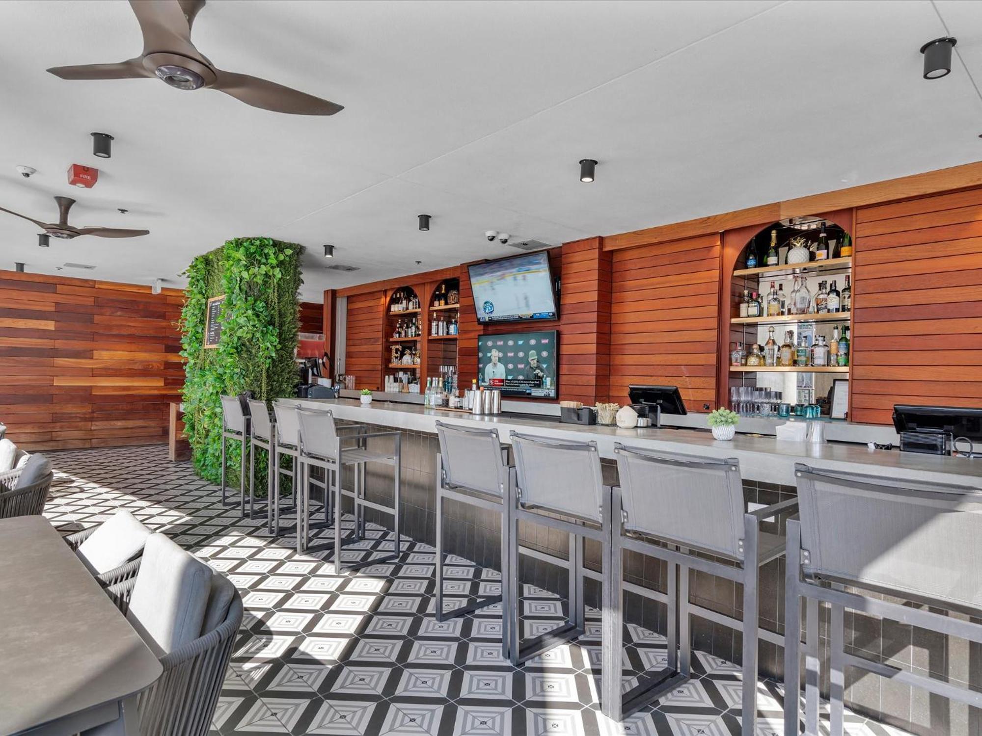 Mvr - Steps To Bayside Ftx & Brickell